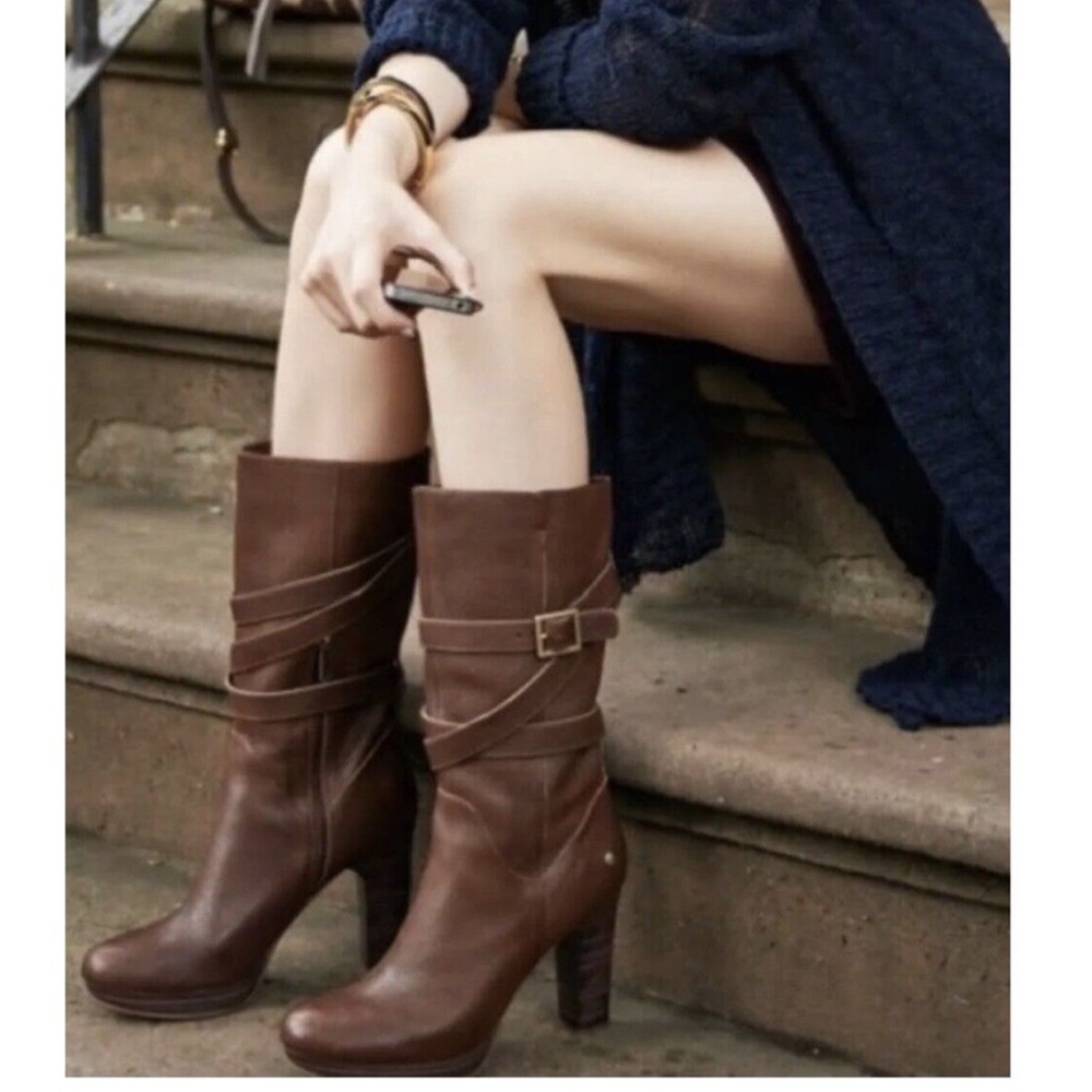 UGG Australia Jardin Women’s Size 7.5 Platform Boots.